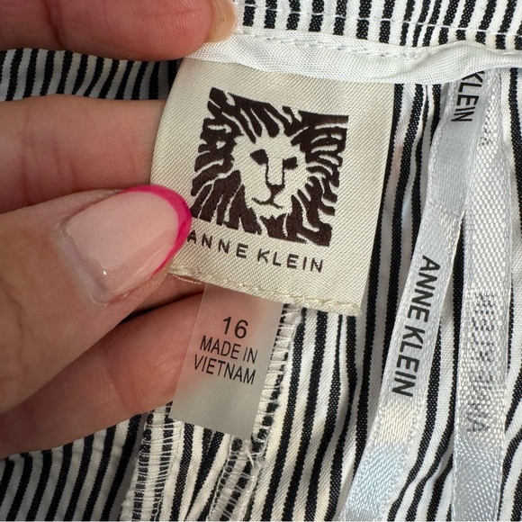 NWT- Anne Klein Black stripe seersucker Pants sz 16 - Picture 6 of 9